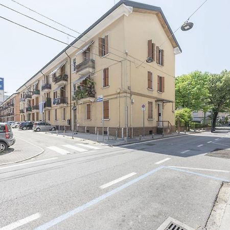 Arte E Cinema - 10 Min Da Venezia Apartment Mestre Bagian luar foto