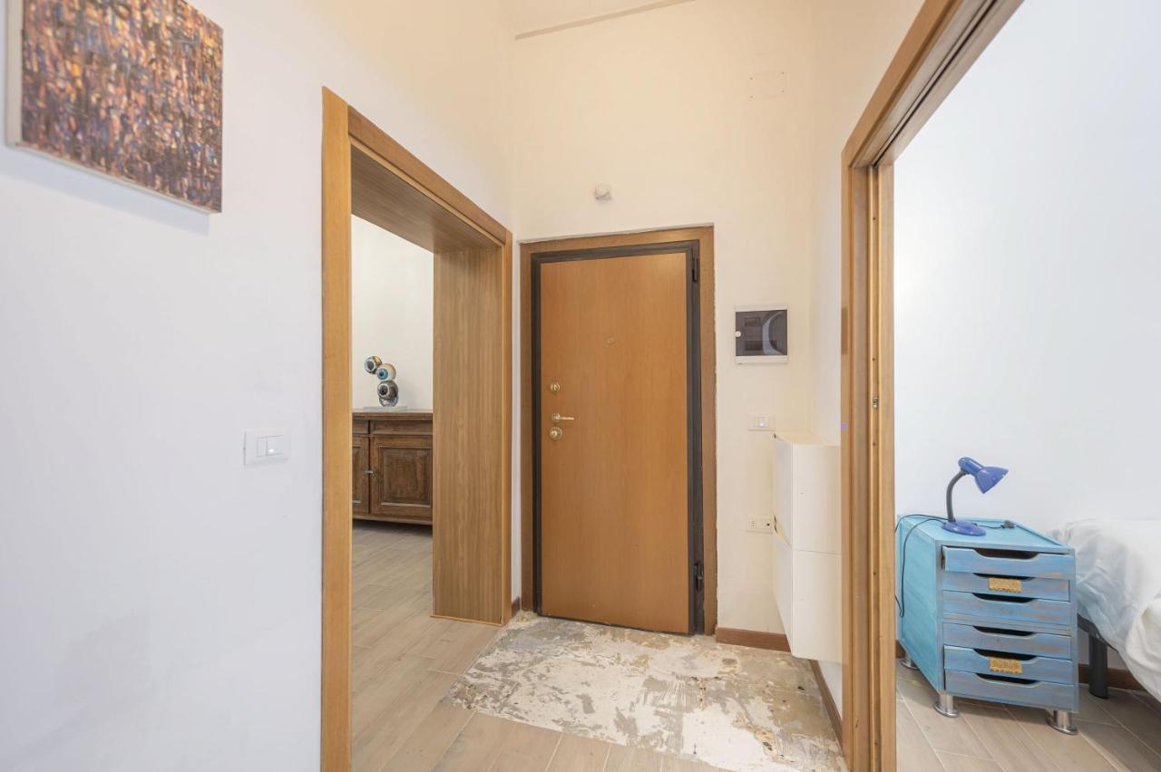 Arte E Cinema - 10 Min Da Venezia Apartment Mestre Bagian luar foto