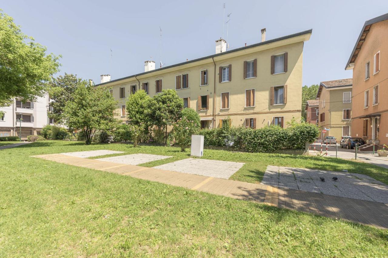 Arte E Cinema - 10 Min Da Venezia Apartment Mestre Bagian luar foto