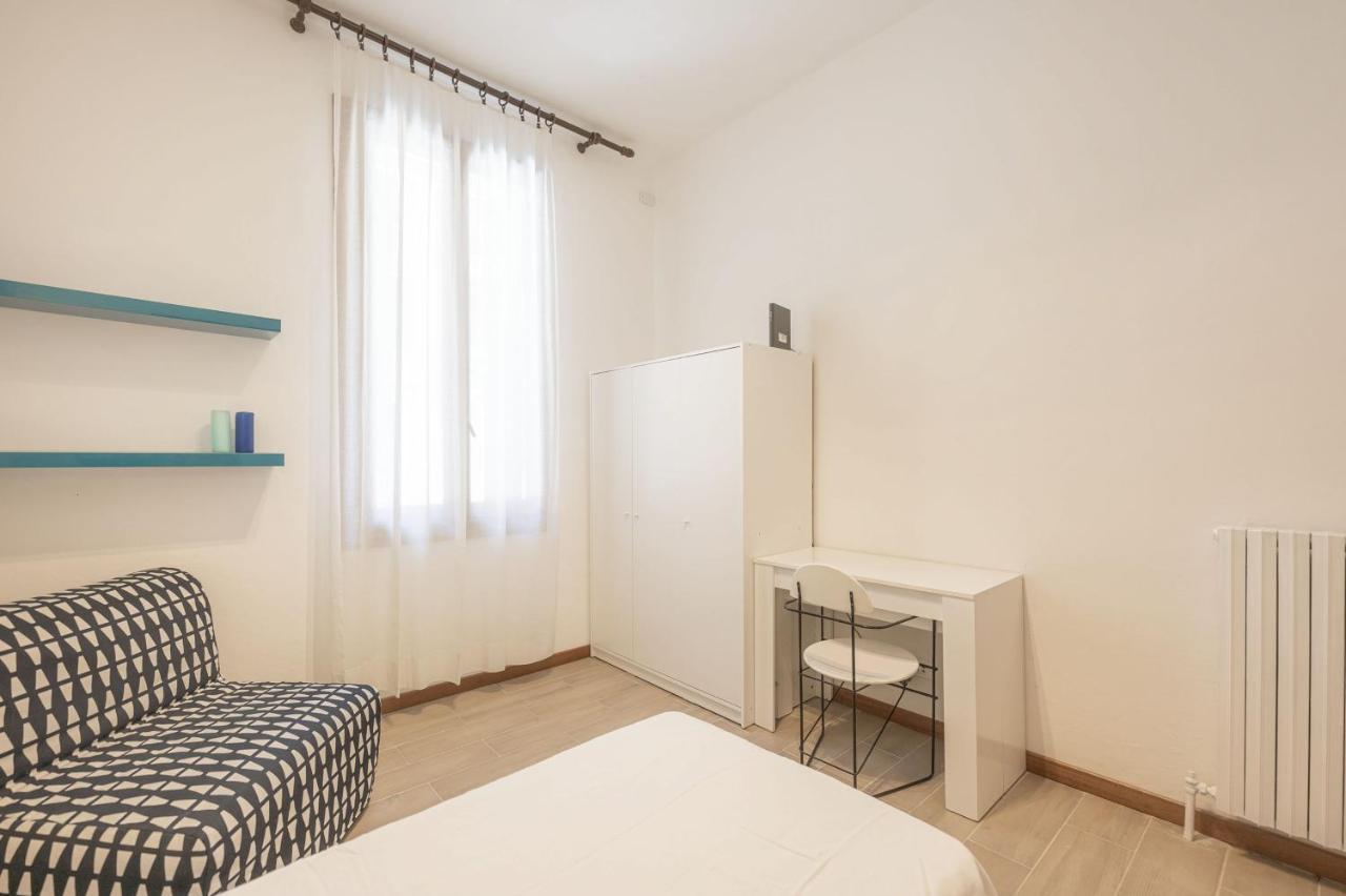 Arte E Cinema - 10 Min Da Venezia Apartment Mestre Bagian luar foto