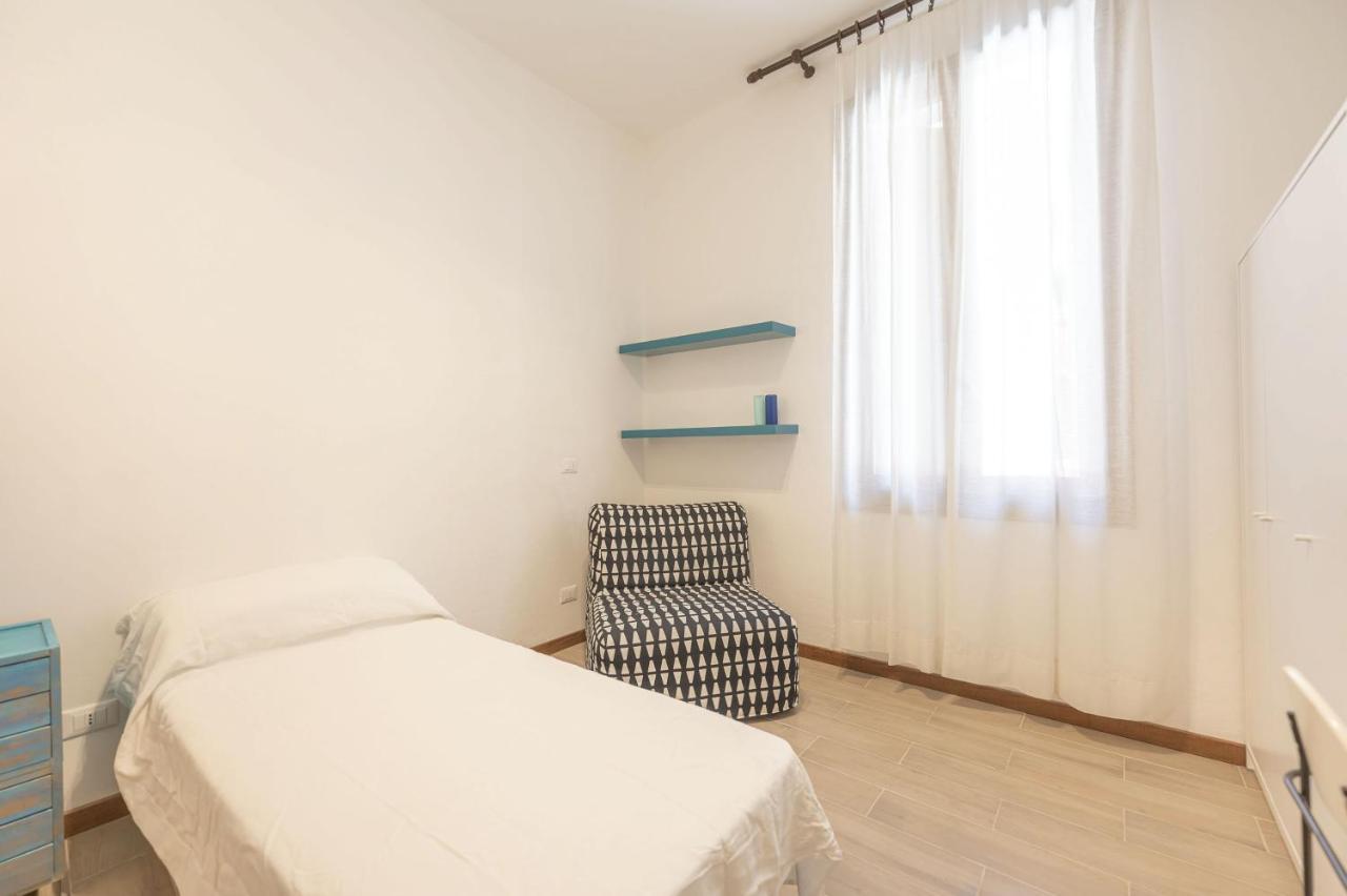Arte E Cinema - 10 Min Da Venezia Apartment Mestre Bagian luar foto