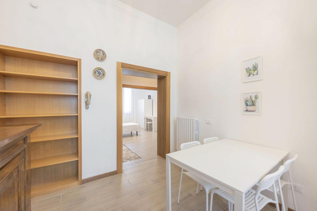 Arte E Cinema - 10 Min Da Venezia Apartment Mestre Bagian luar foto